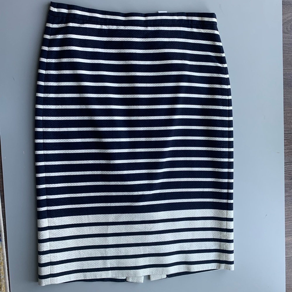 Moving sale! J Crew Navy & White Pencil Skirt